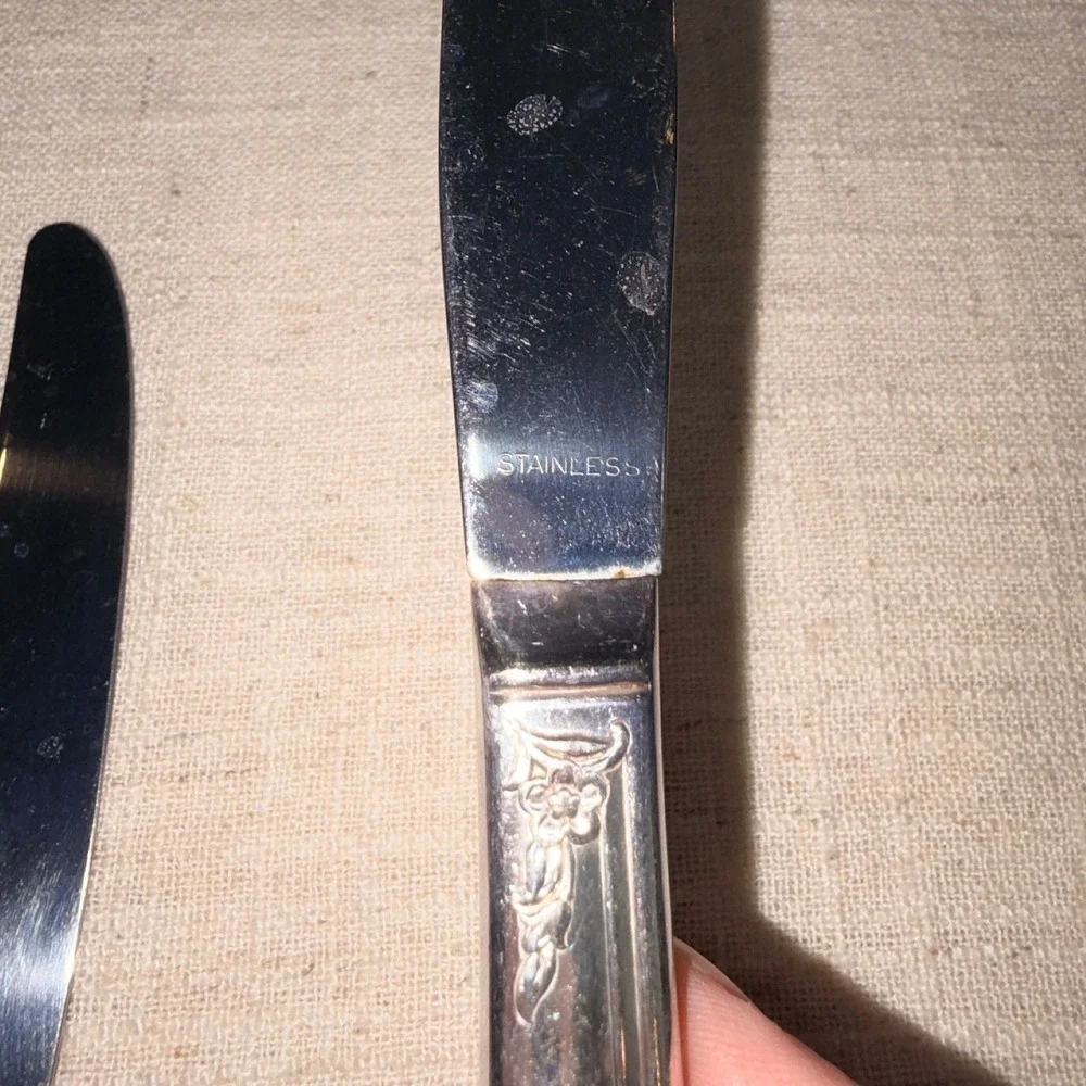 Oneida Damask Rose Silverplate Dinner Knives Stainless Blades Set of 6 Vintage